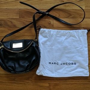 Marc Jacobs black leather crossbody purse